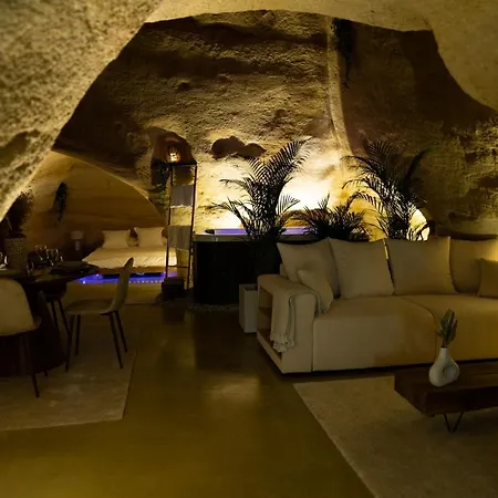 La Falaise Perdue : Troglodyte Grandiose Lejlighed