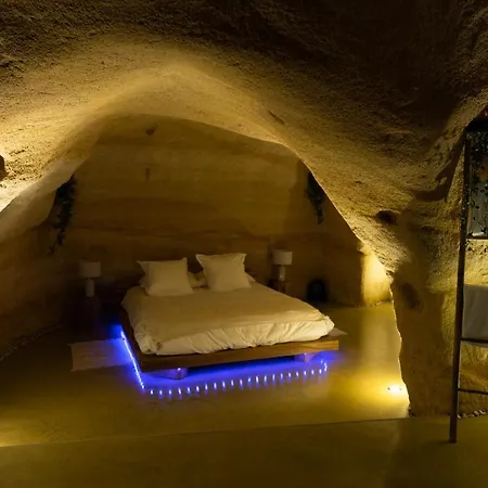 La Falaise Perdue, Troglodyte&spa Privé