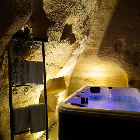 La Falaise Perdue, Troglodyte&spa Privé Doué-la-Fontaine
