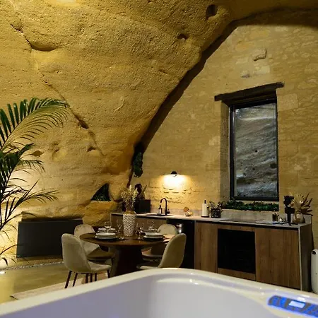 La Falaise Perdue, Troglodyte&spa Privé Doué-la-Fontaine
