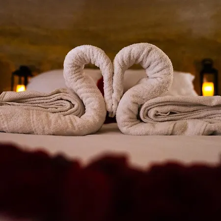 Appartement La Falaise Perdue, Troglodyte&spa Privé *