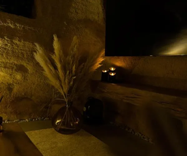 דירה La Falaise Perdue, Troglodyte & Prive *